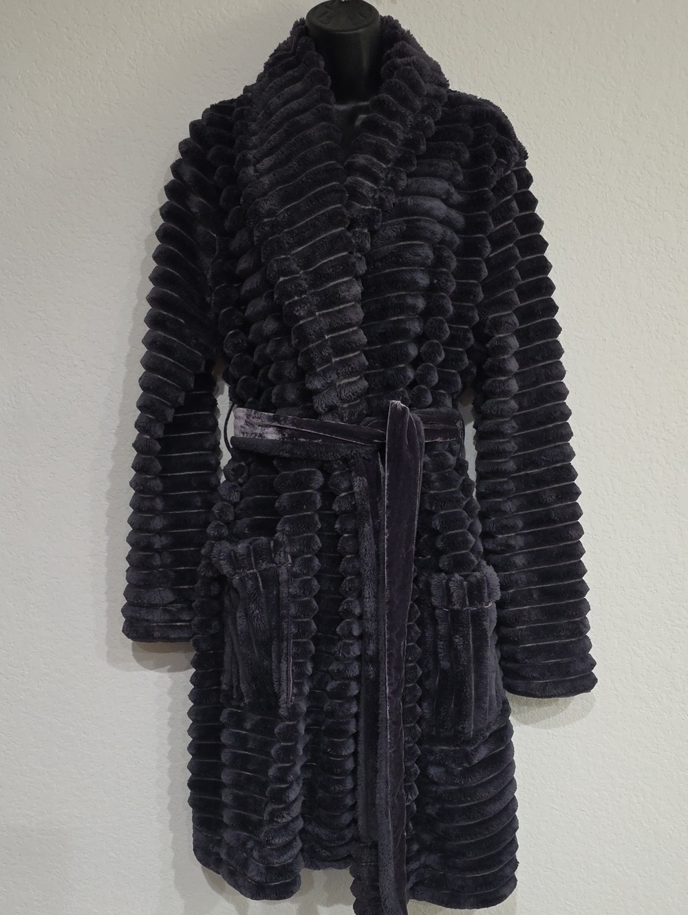 Anthropologie | Women's Mariposa Dark Gray Plush Ribbed Shawl-Collar Robe XS/S